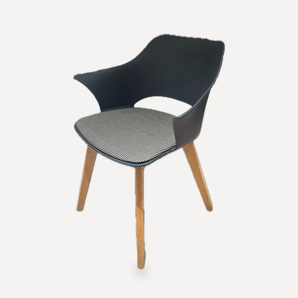 Pad Shell Armchair